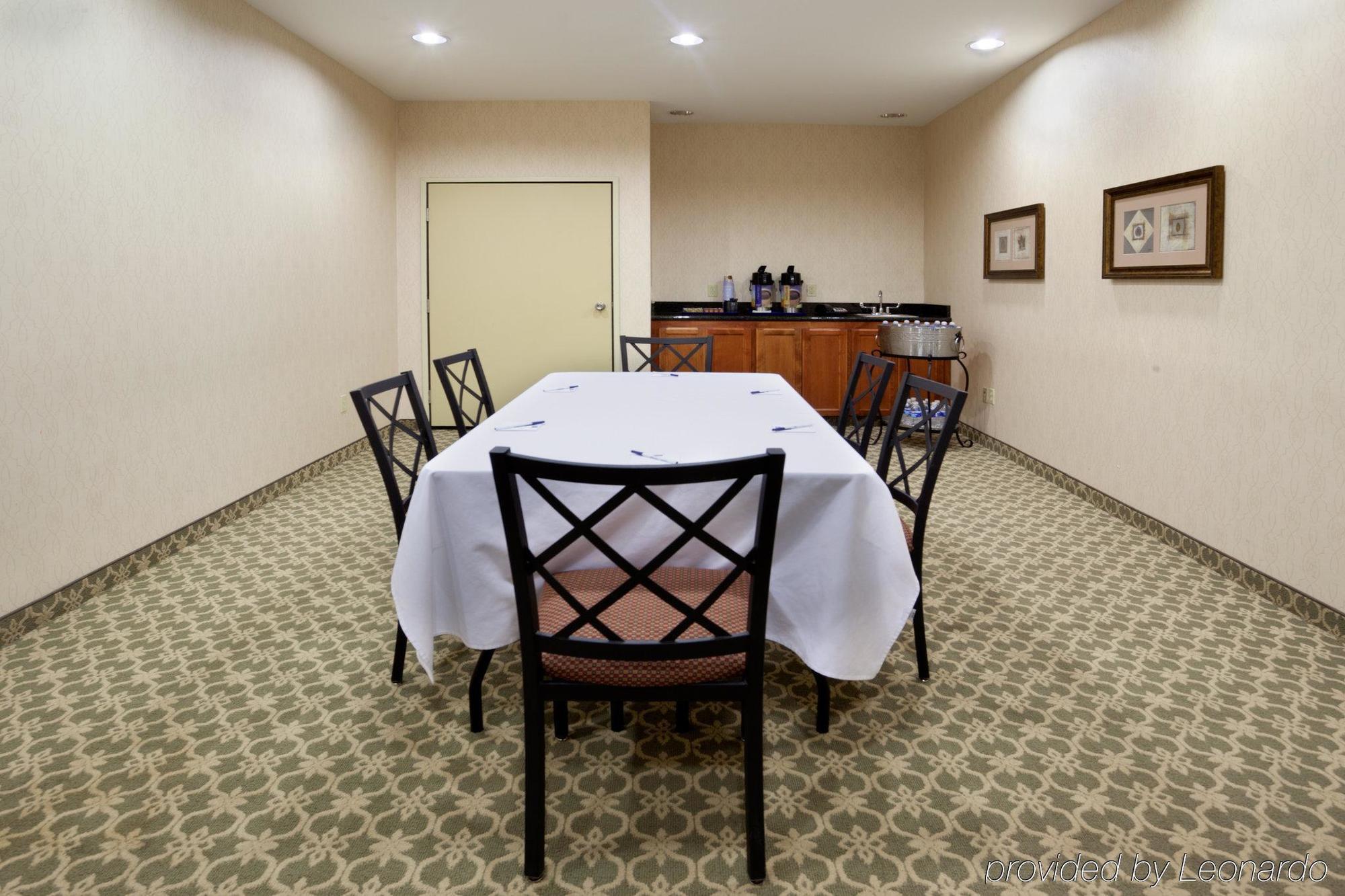 Holiday Inn Express Windsor Sonoma Wine Country By Ihg Restaurace fotografie