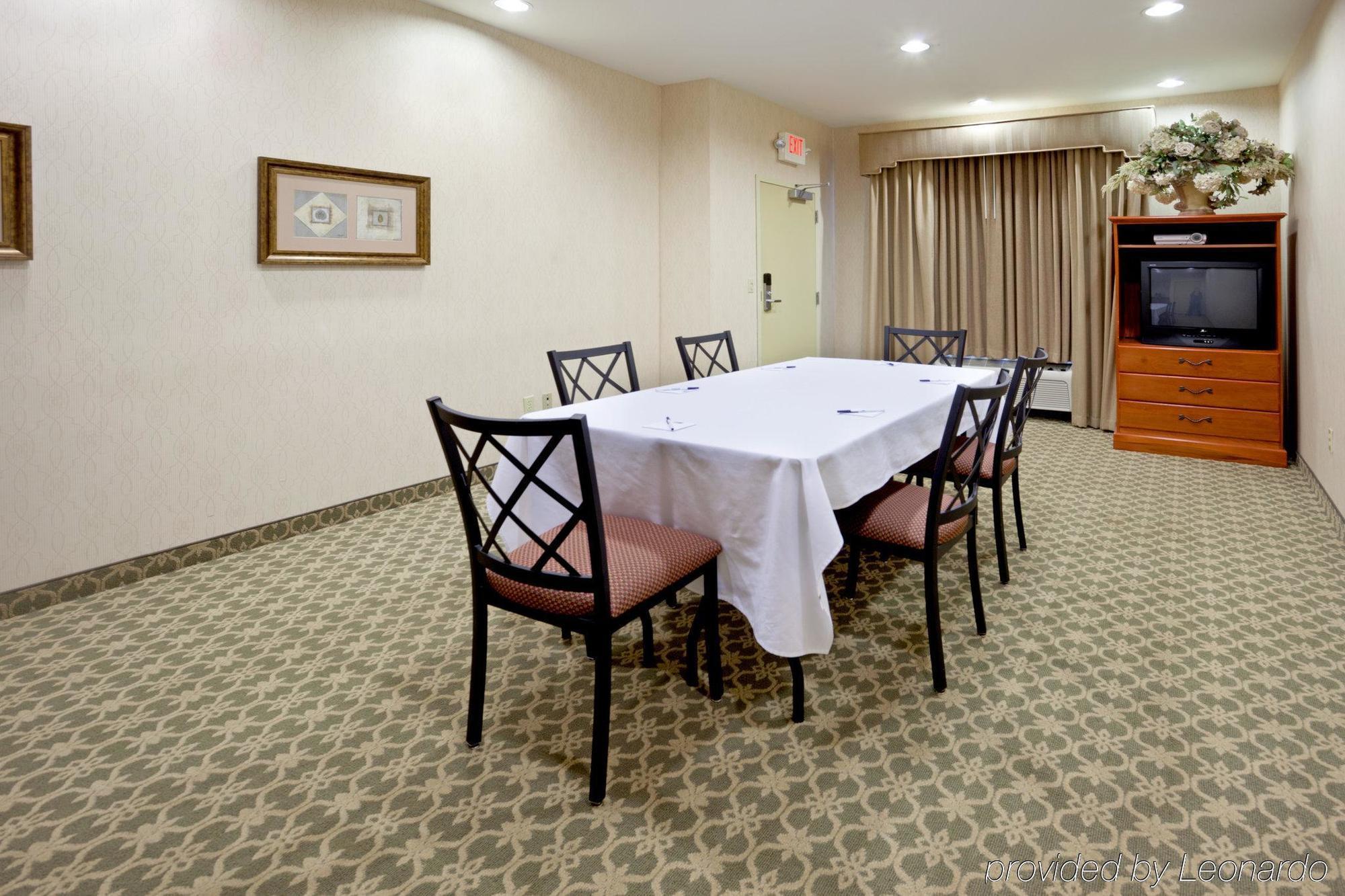 Holiday Inn Express Windsor Sonoma Wine Country By Ihg Restaurace fotografie